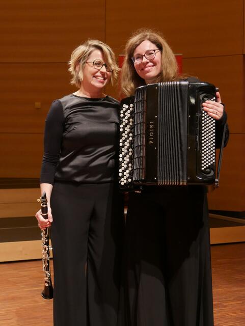 Abendkonzert mit dem Duo Con Abbandono: Beate Funk und Claudia Quakernack.  | Foto: Anita Brandtstäter