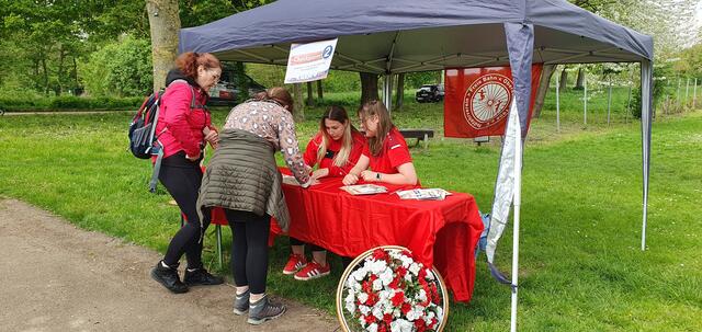 Kurzstrecke erledigt, Strecke dokumentieren lassen und weiter geht's. Checkpoint 2 besetzt das Team des Radfahrvereins "Freie Bahn" Oberaußem 1906 e.V. | Foto: Heinz Könen