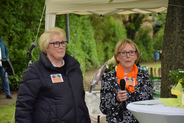 Petra Dünnwald und Doris Fricke vom Vorstand des Frauenbeirates
