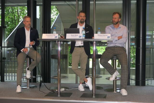 Alexander Frey, Sven Stolz und Roland Kärmer (v.l.) stellten sich der Diskussion mit den Anwohnern. | Foto: Hermans