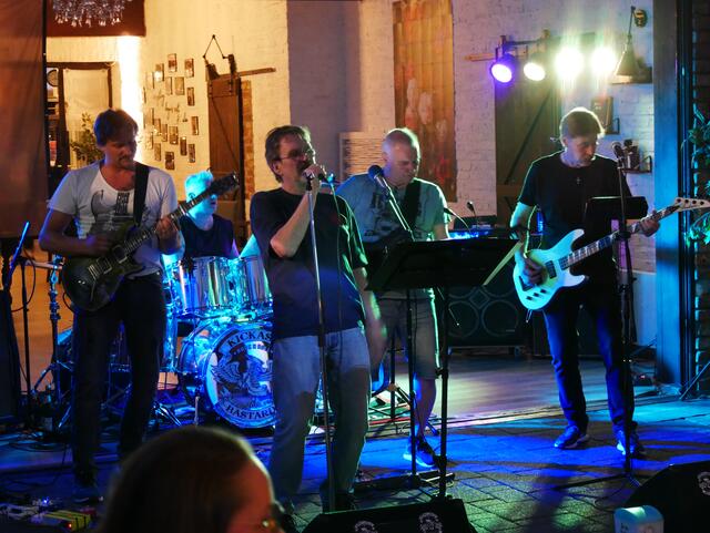 Kickass Bastards bei ihrem Freitagskonzert in der Kulisse.  | Foto: Anita Brandtstäter