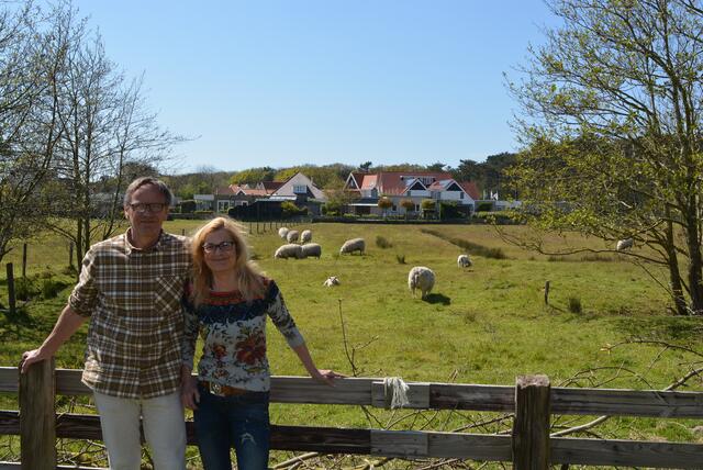 Die Brühler Schriftstellerin lebt mit ihrem Lebensgefährten Axel Bak auf der beschaulichen Insel Texel. | Foto: Foto: Brodüffel
