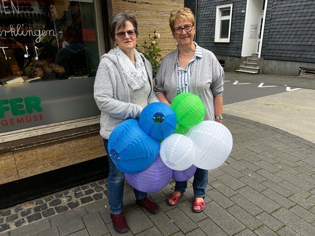 Barbara Pier (li.)  und Gabi Vossebrecher  | Foto: Wilfried Storb