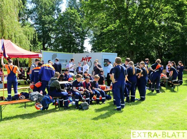 Ein bisschen aufgeregt warteten die jungen Bad Honnefer Feuerwehrleute auf ihren Einsatz zum Leistungsnachweis. | Foto: Gast