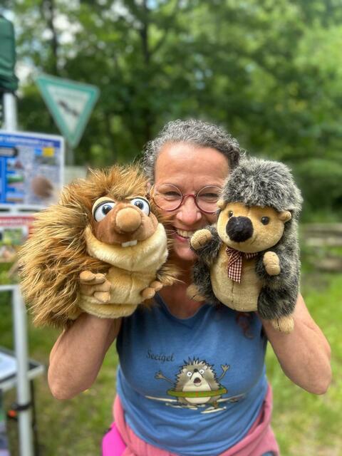 3 wunderbare Puppen. Susanne Giesen-Pätz, Igelhilfe Wesseling, an Checkpoint 2 | Foto: Iris Köhler