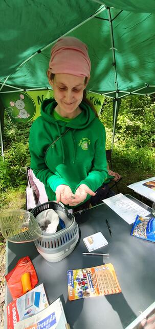 Kathy, Nager Rettung Köln, mit Neuzugang an Checkpoint 3 | Foto: Heinz Könen