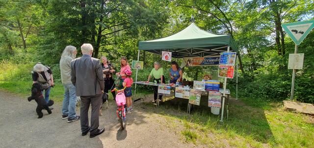 Bürgermeister Dieter Freytag u.a. haben Informationsbedarf an Checkpoint 2 | Foto: Heinz Könen
