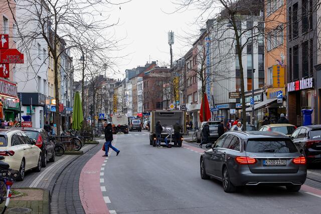 Die Venloer Straße in Ehrenfeld. | Foto: Martina Goyert