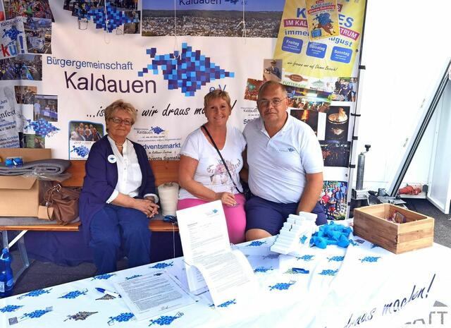 Marga Basche, Vera Deindörfer und Rolf Deindörfer von der Bürgergemeinsacht Kaldauen (von links). | Foto: Heike Fries