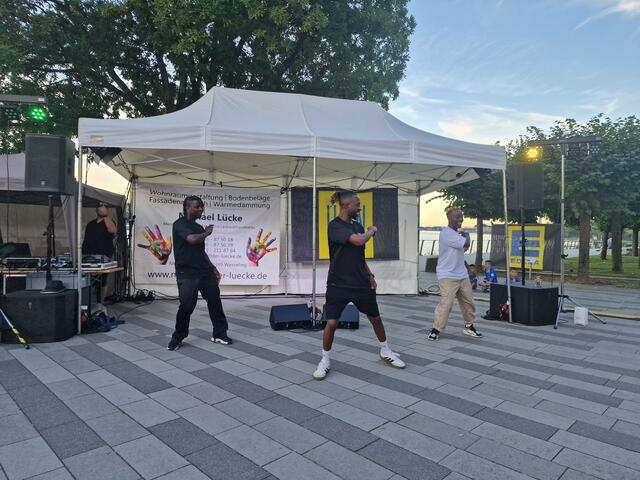 The HipHop Project aus Simbabwe - mit  Sean Mambwere, Tichaona Hero Chikara und Terrence Kapesa.  | Foto: Mandy Ansey 