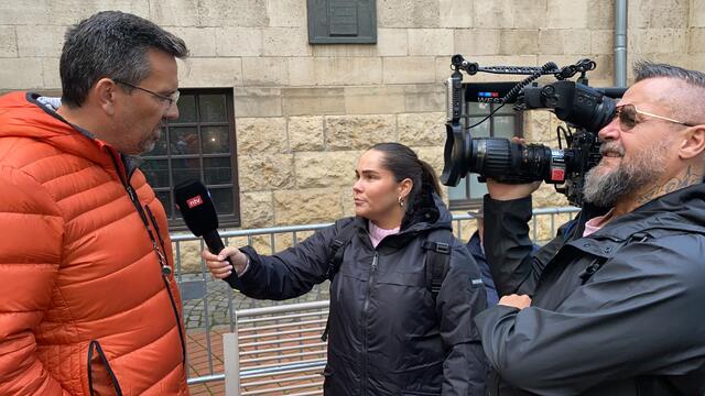 RTL Fernsehen im Gespräch mit einem Bürger