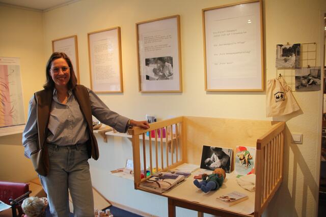 Diplom-Pädagogin Anja Gurk hat den neuen Emmi Pikler-Bereich im Kindergarten-Museum eingerichtet. Foto: Flick
