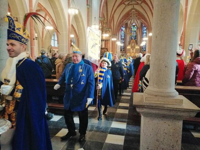 Messe zu Ende, auf zum Corpsappell.  | Foto: Heike Löhrer