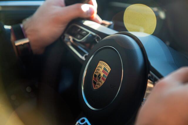 Ein Porsche Macan wurde in Lindenthal gestohlen. Symbolfoto. | Foto: artographer34 – stock.adobe.com