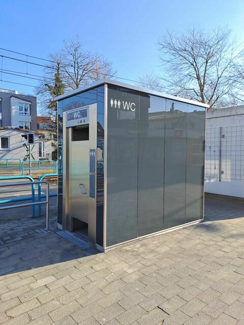 Das neue WC befindet sich in Porz-Mitte auf dem Markplatz. | Foto: AWB Köln
