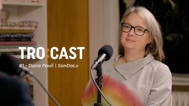 "??̈????????????? ???? ℎ???? ??ℎ? ℎ???????ℎ, ?? ??? ???̈????:?? ??????????ℎ ????ℎ?????????.“ – Dana Pauli berichtet, wie das NRW-Fördersofortprogramm ihr geholfen hat ein stationäres Ladenlokal zu eröffnen. | Foto: Trowista