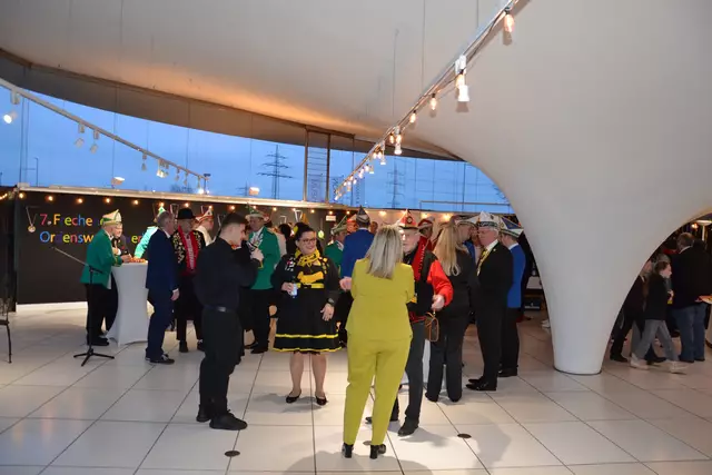 Karnevalisten im Keramion. | Foto: Lars Kindermann