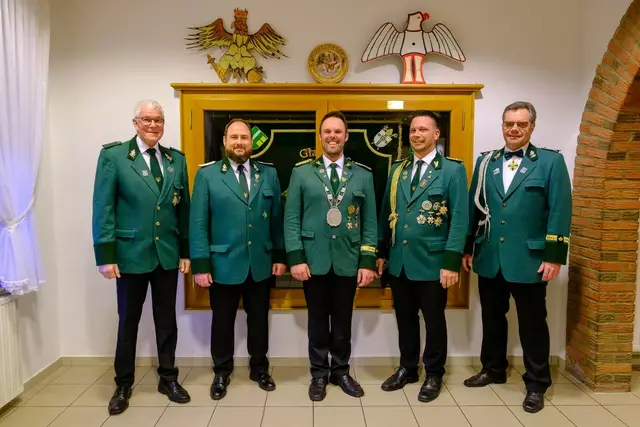 Leiten die Geschicke der St. Hubertus-Schützen Friesheim (v.l.): Udo Kirchharz, Thomas Gersthofer, Andreas Pätz, Thomas Dencker und Hubert Cöln. | Foto: St. Hubertus Schützen