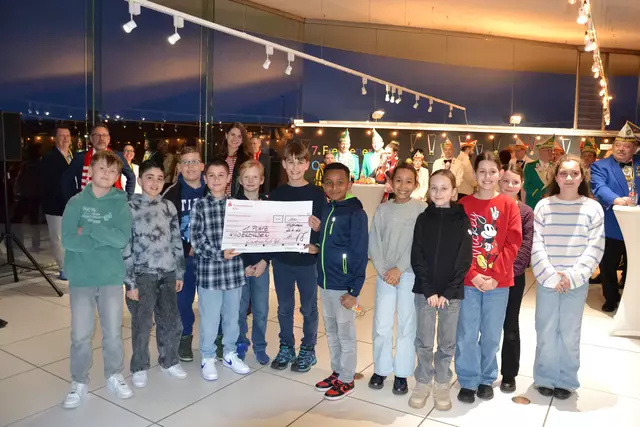 Glückliche Gewinner der Känguruklasse.  | Foto: Lars Kindermann