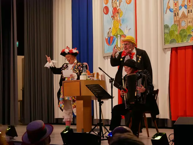 "Ming Diät", Krätzje, gesungen von Monika Engels-Welter und Pater Jürgen Ziemann, begleitet von Anita Brandtstäter | Foto: Anita Brandtstäter