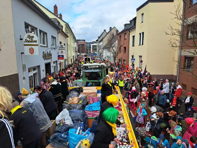Das Festwagen-Verbot für die Ölligspiefe trifft auf viel Unverständnis. Die Öllis gehen nun am Sonntag als komplette Fußgruppe mit.  | Foto: Ölligspiefe