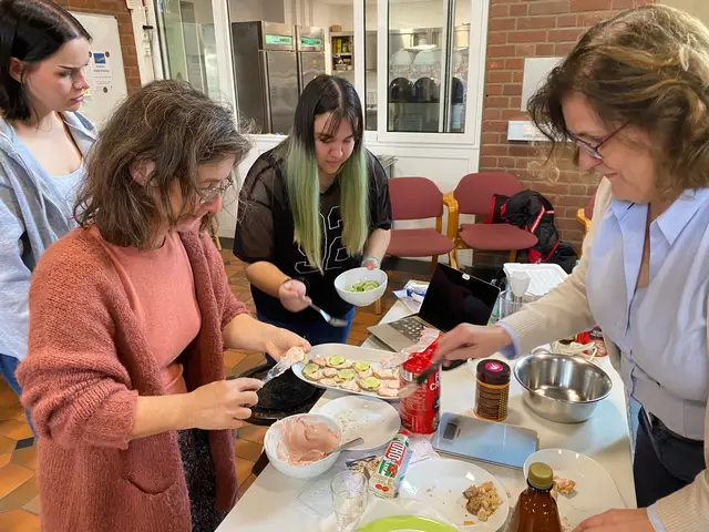 Geistig und körperlich fit bleiben mit ausgewogener Wohlfühlküche ist das Thema der Fortbildung für pflegende Angehörige am 19. März 2025 im Familienbüro "Mittendrin" in Hürth.  | Foto: Andrea Floß