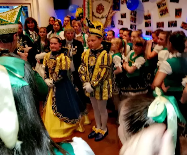 Für das Kinderprinzenpaar geht leider eine unvergessliche Zeit zu Ende.  | Foto: Heike Löhrer