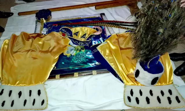 Fast alle Insignien abgelegt.  | Foto: Heike Löhrer