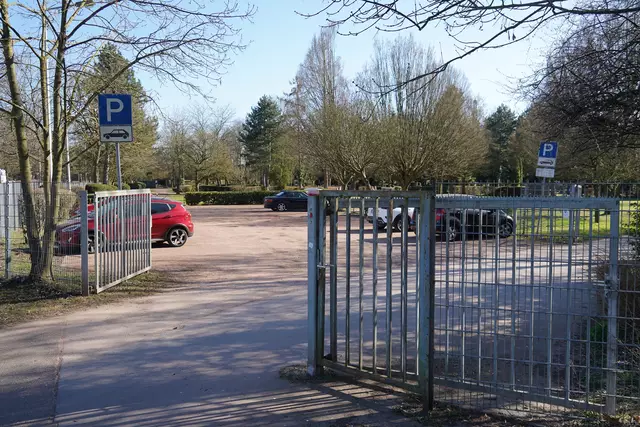 Der Friedhofsparkplatz an der Hochstedenstraße wird saniert. 
 | Foto: Stadt Frechen