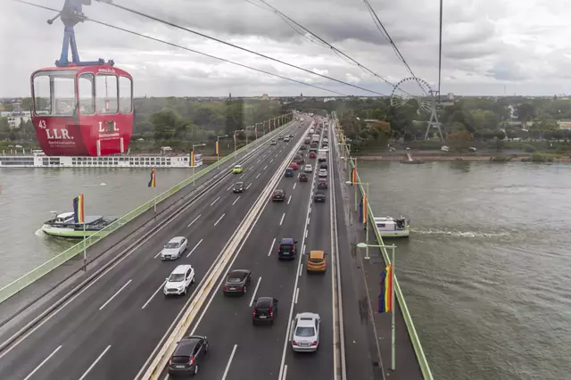 Die Zoobrücke. | Foto: Alexander Roll