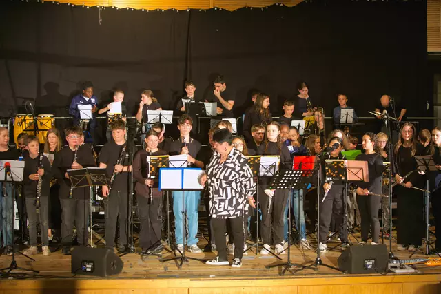 Der musikalische Nachwuchs der Musikschule La Musica auf der großen Bühne. | Foto: Torsten Rabe