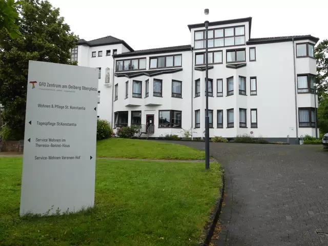 Das GFO-Seniorenzentrum Am Oelberg bietet neben der stationären Altenpflege auch eine Tagespflegestation und mehr.  | Foto: Christa Gast