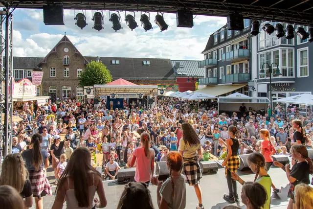 Auf der Bühne werden wieder viele lokale Akteure zu sehen sein. Foto/Archiv: Axel König