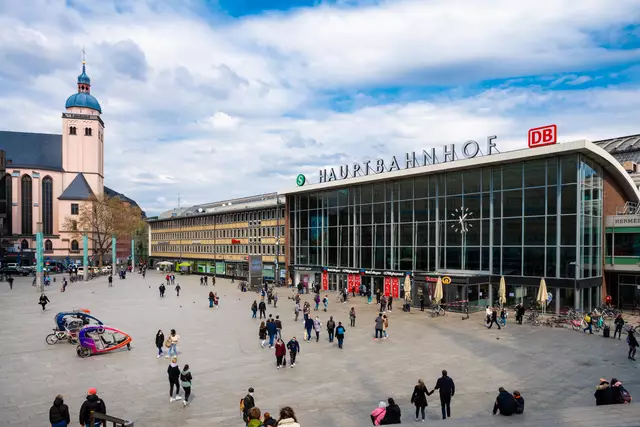 Köln Hauptbahnhof, aufgenommen im April 2021.  | Foto: Symbolbild: EwaStudio - stock.adobe.com