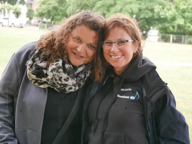 Die Organisatorinnen des Kinderprogramms, das leider ins Wasser fiel: Patricia Röse und Michaela Hüther.  | Foto: Anita Brandtstäter