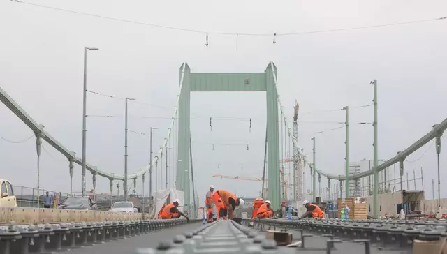 Bauarbeiten auf der Mülheimer Brücke. | Foto: Arton Krasniqi
