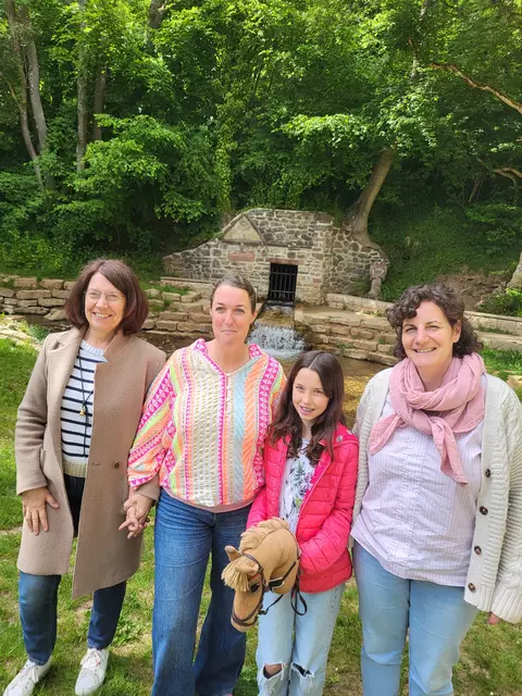  Uschi Mießeler (v.l.) vom Team Jugendarbeit bei der Gemeinde, die Hauptorganisatorinnen Katja 
und Sophia Hendgen aus Holzmülheim und Jugendbetreuerin Alexandra Seifert-Rüth freuen sich auf die Premiere mit dem Steckenpferd. | Foto: Eifelgemeinde Nettersheim