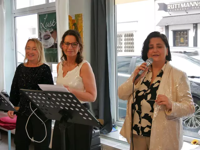 The Musik Sisters - von links nach rechts: Andrea Sonnenschein, Bärbel Müßig-Klein und Katharina Wingen.  | Foto: Anita Brandtstäter