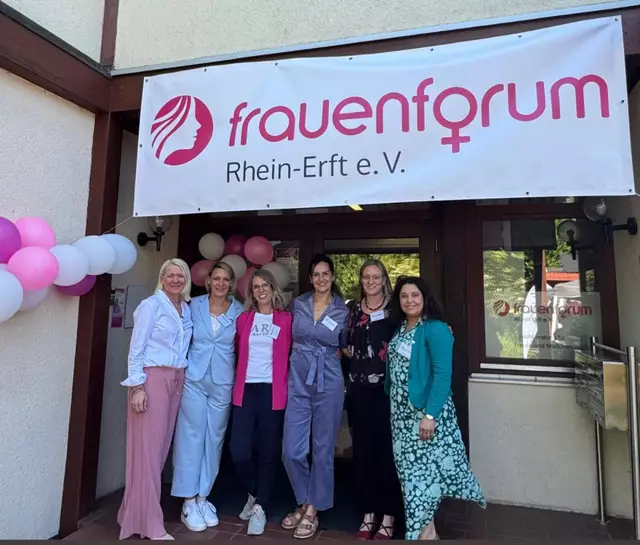 Das Team des Frauenforums: Birgit Wermelskirchen, Sonja Seidel, Sonja Kolbe, Kira Berendonk, Elisabeth Sareika und Gönül Kinsun (von links).  | Foto: Frauenforum Rhein-Erft