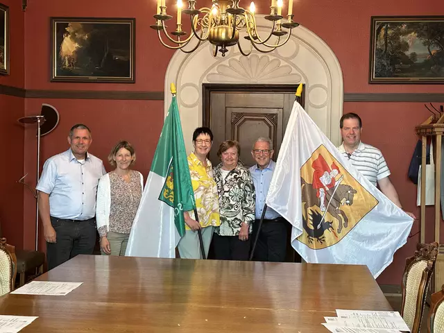(v.l.): Ulrich Gürster, Anne Linden, Anne Paweldyk, Anna Maria Scheerer, Josef Willnecke und Heinz-Bernd Padberg. Foto: Stadt Bergisch Gladbach
