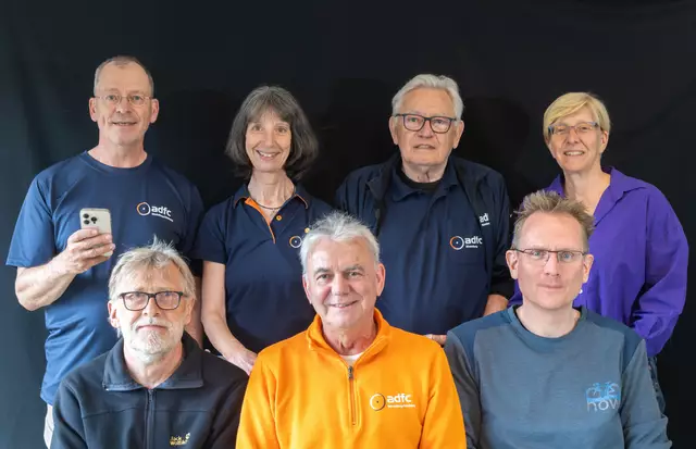 Der Vorstand des ADFC Rhein-Berg e.V. (v. l. hinten) Peter van Loon, Sabine Krämer-Kox, Lothar Wirths und Bärbel Nietzard sowie (v. l.vorne) Bernd Beckermann, Bernhard Werheid und Michael Funcke. Foto: ADFC Rhein-Berg