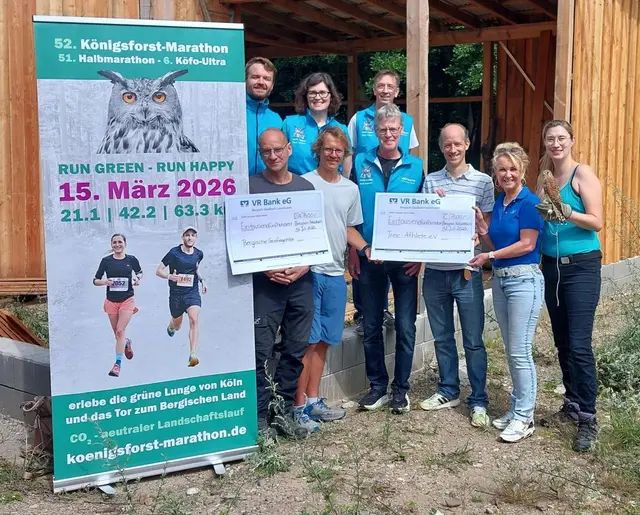 Die Rekord-Spendensumme in Höhe von 3.000 Euro wurde in der Greifvogelstation am Königsforst übergeben. Foto: TV REFRATH running team