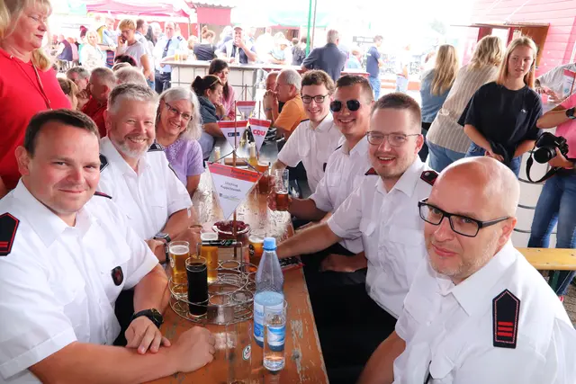 Natürlich besuchten auch Kameraden des Löschzuges vom Hauptort Ruppichteroth ihre Kameraden in Winterscheid. | Foto: Steimel