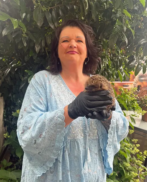Yvonne Ewerts engagiert sich wie Heike Wieneke in der Bergheimer Igelstation.  | Foto: Erftigel