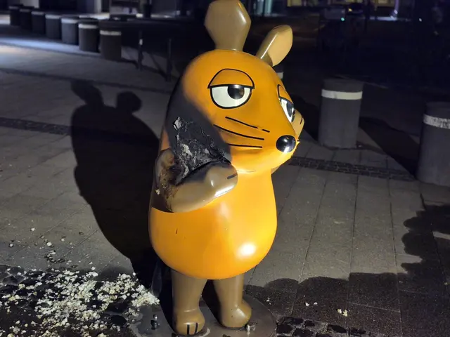 Die Mausfigur in Köln wurde von Unbekannten angezündet. | Foto: WDR Westdeutscher Rundfunk