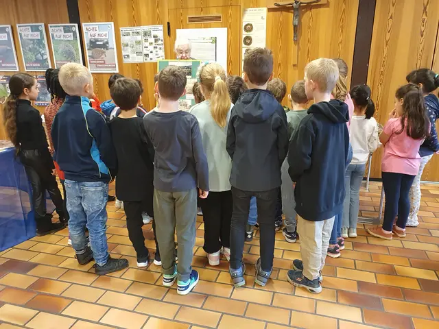 Sindorfer Grundschulklasse 2024 im Igelvortrag von Karin Oehl, Igelstation Pulheim seit 1973 | Foto: Renate Könen, Tierfreunde Rhein-Erft