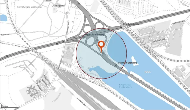 Der Evakuierungsbereich ist mit einem roten Kreis markiert. Keine Anwohner und auch keine Bahnlinie ist betroffen. Die Autobahnen A4 und A559 jedoch werden gesperrt. | Foto: Stadt Köln