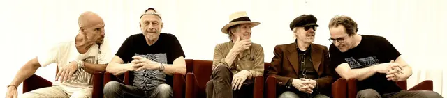 Foto: Fotos mit Dank und freundlicher Genehmigung von Haus Eifgen, AGITATION FREE, Lutz Graf-Ulbrich, Burghard Rausch, Daniel Cordes, Axel Heilhecker, Tim Sund, SMALLTAPE, Philipp Nespital, Adrian Kunitz und Lisa Sheahan-Kunitz