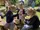 Paula, Mathilda und Frieda entdecken ihre Superkraft beim Wasserfiltern. Foto: NaturGut Ophoven