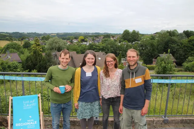 Christian, Rebecca, Simone und Philipp Weingarten (v.l.) haben das christlich-ökologische Wohnprojekt Herkenrath gemeinsam ins Leben gerufen. Foto: Flick 
